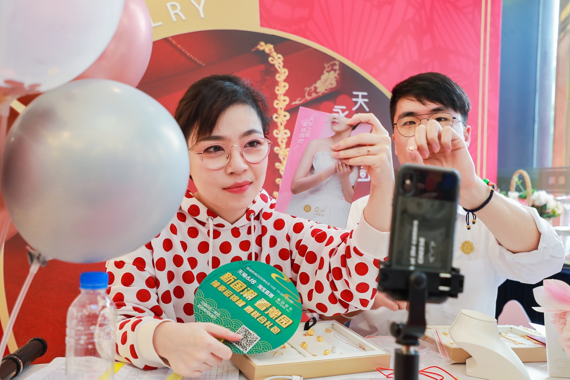 里程碑夜!辽宁本钢官宣签约,欧联今晚刷纪录,信心回归,团队化学反应显著的简单介绍 里程碑夜!辽宁本钢官宣签约,欧联今晚刷纪录,信心回归,团队化学反应显著的简单介绍